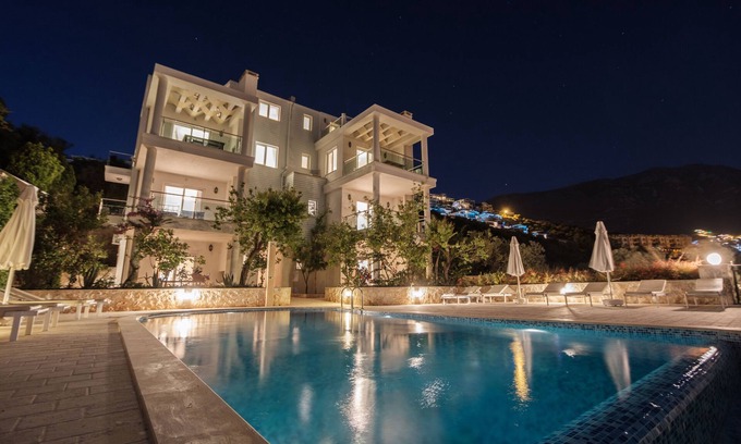 Kalkan Apartment | Beautiful luxury apartment No 3~Sleeps 6 in 3 luxurious ensuite rooms~large pool