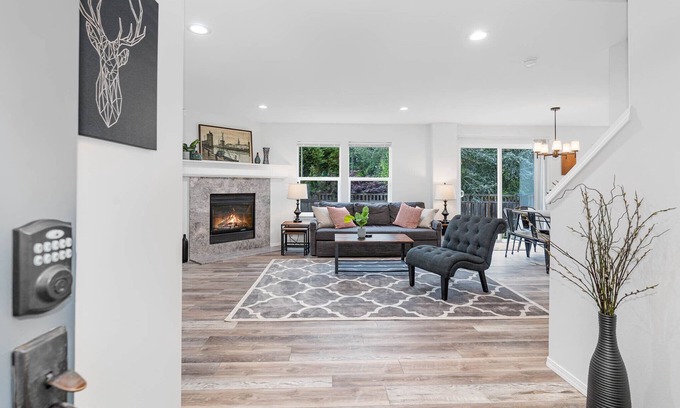 Maple Valley House | Beautiful Maple Valley home, near Eastside, Renton, near HW18 & SeaTac Airport