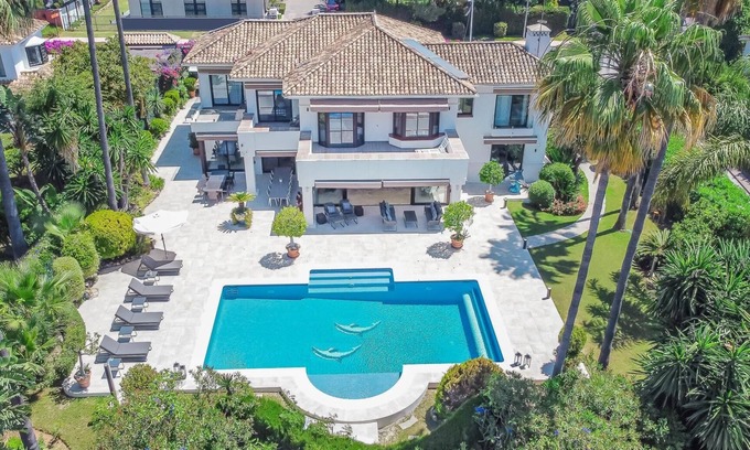 Marbella Villa | Beautiful Marbella Villa | 5 bedrooms | Villa Venezia | Nueva Andalucia