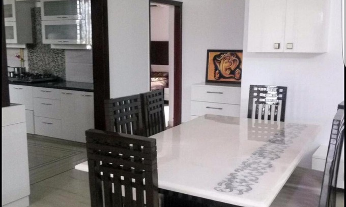 Faridabad Apartment | beautiful modern 3 Bhk for guest