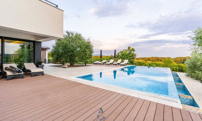 Sveta Katarina Villa | Beautiful modern 4-BR villa for 8 with pool in Istria