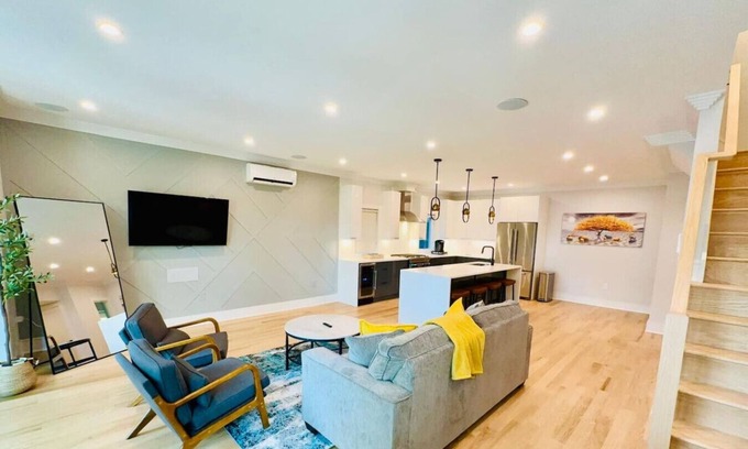 The Heights House | Beautiful Modern 4BR Duplex W/Rooftop NYC views