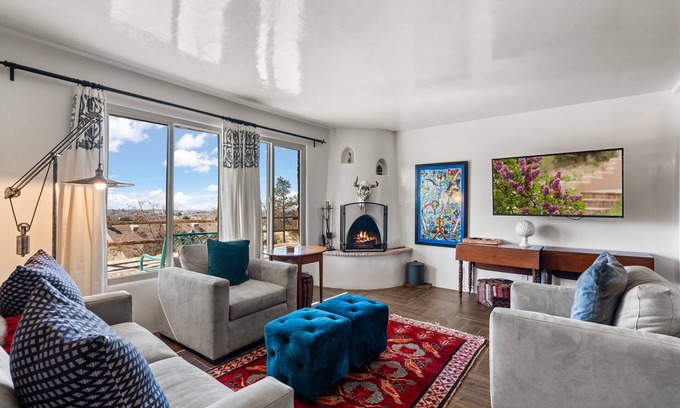 Historic Eastside Hotel | Beautiful, Modern Fort Marcy Condo Close To The Plaza