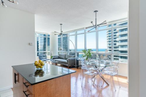 Downtown Toronto Apartment | Beautiful Modern Toronto Luxurious Scotiabank Arena