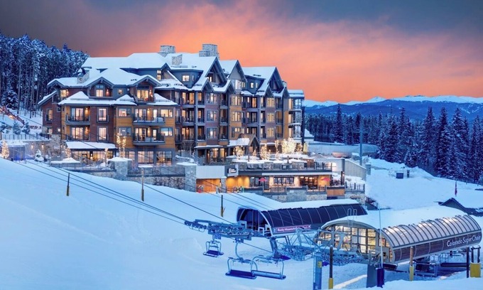 Breckenridge Resort | Beautiful mountain side ski resort with numerous amenities at your disposal.