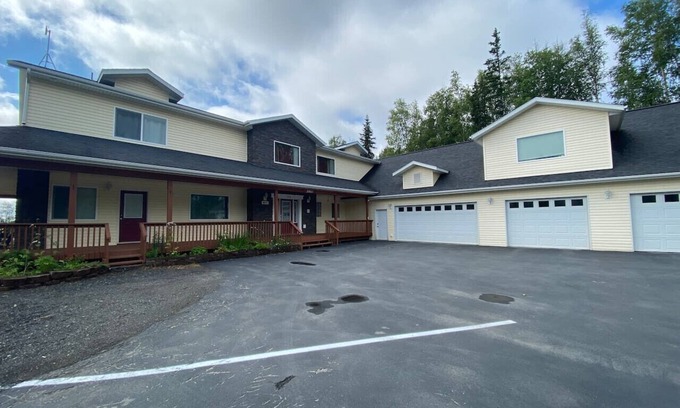 Sterling House | Beautiful Mountain View Home