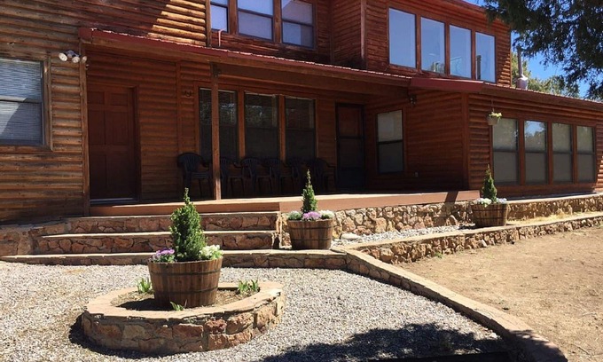 Rutheron Cabin | Beautiful Multi. Family 4bdrm. "El Vado Lake" Cabin with Jaccuzi