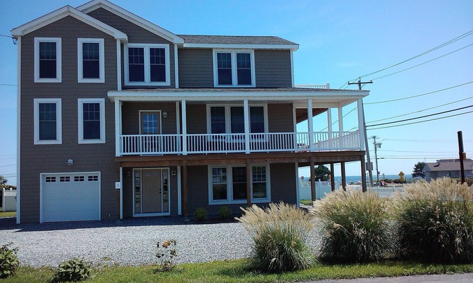 Eastward Look House | Beautiful new large home overlooking Scarborough beach
