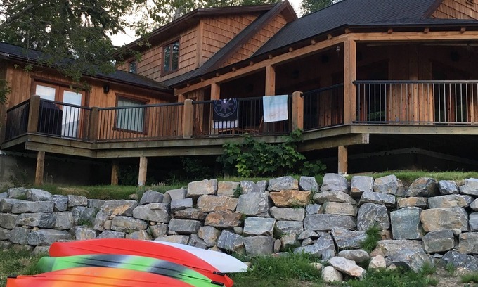 Proctor House | Beautiful Newer Waterfront Home