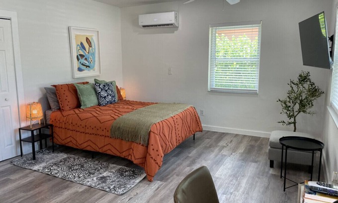 East Little Havana Apartment | Beautiful newly renovated chic studio on little habana.