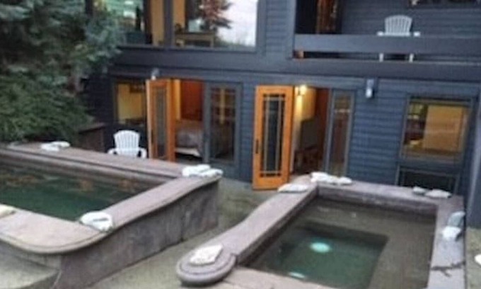 Seattle Metro Area House | Beautiful Oasis in Seattle's Seward Park