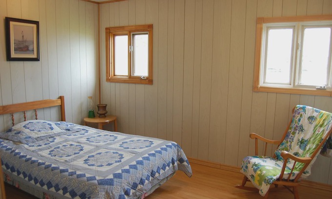 Newfoundland House | Beautiful Ocean front property in the scenic fishing village of Englee, NL