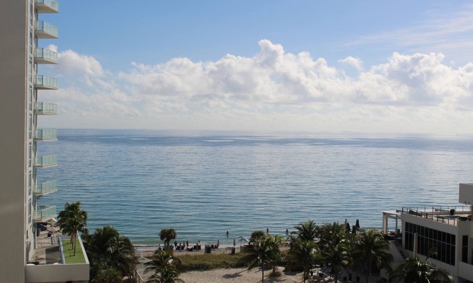 Hollywood South Central Beach Condo | Beautiful OCEAN-VIEW apartment, right ON THE BEACH