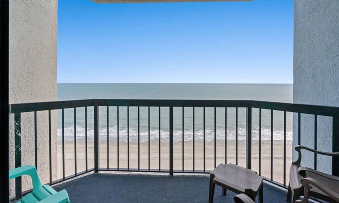 Myrtle Beach Condo | Beautiful Oceanfront Condo, with amazing views, and breath taking sunrises.