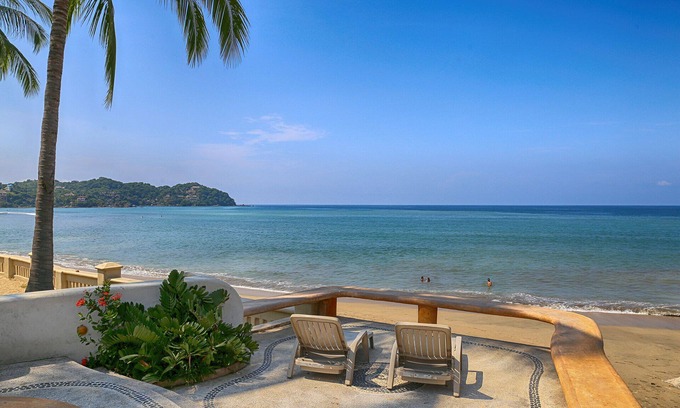 North End House | Beautiful Oceanfront House with Large Palapa, Awesome Location -special rate 2/4