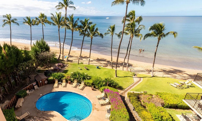 Kihei Condo | * Beautiful Oceanfront Maui Condo Right on Sugar Beach *