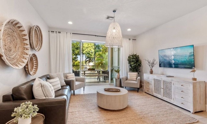 Rock Harbor House | Beautiful Oceanside Mariner's 3 Bedroom Townhome