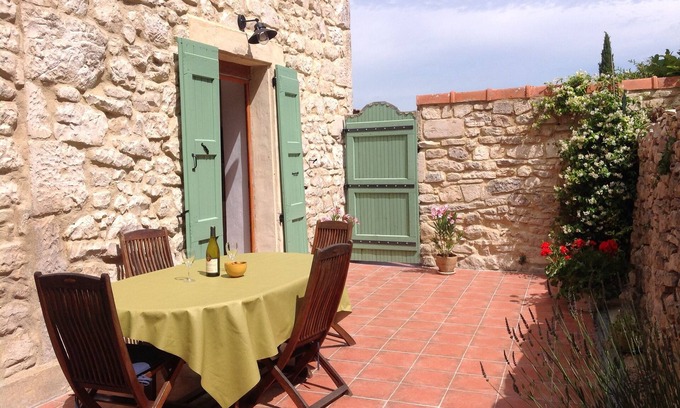 Barjac House | Beautiful Old Stone Town House, perfect central location.