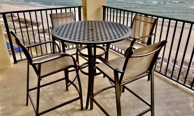 Orange Beach Condo | Beautiful One Bedroom Condo on the 8th Floor with Breathtaking Views of the Gulf