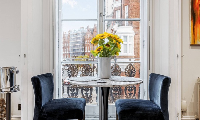 Knightsbridge Apartment | Beautiful One Bedroom Flat in Knightsbridge