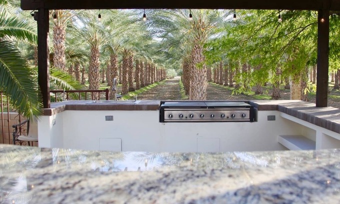 Palm Springs House | Beautiful Palm Trees Retreat Ranch House