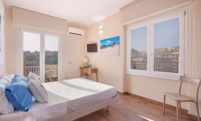 Cagliari Apartment | Beautiful panoramic apartment in downtown