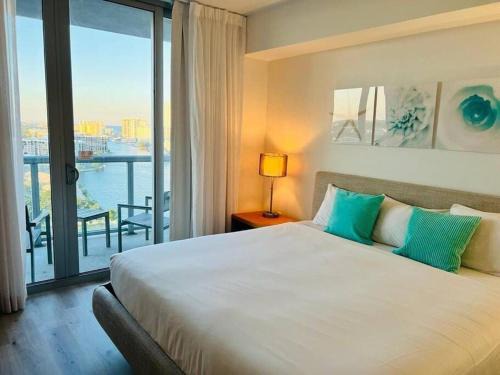 Hallandale Beach Apartment | Beautiful partment in Hallandale Beach