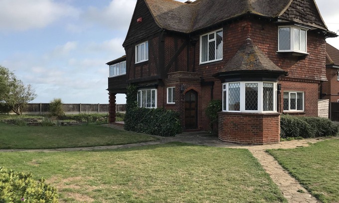 Westbrook House | Beautiful period detached house directly overlooking golden sandy beach