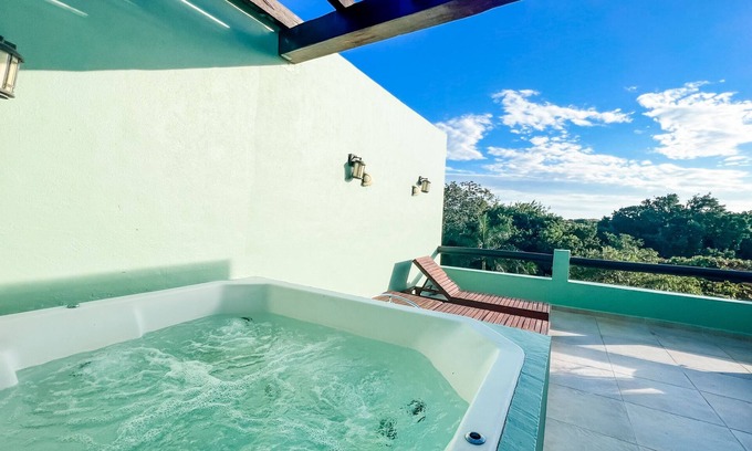Centro Apartment | Beautiful Ph steps to the entrance of playacar & Fifth Av- great location!