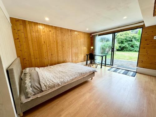 Richmond House | Beautiful Place with Kitchen, Washing Machine and Internet Near YVR Airport, Transit and Shopping Mall