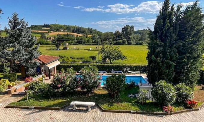 Montegrosso dʼAsti House | Beautiful private villa with private pool, A/C, WIFI, TV, patio, pets allowed and parking