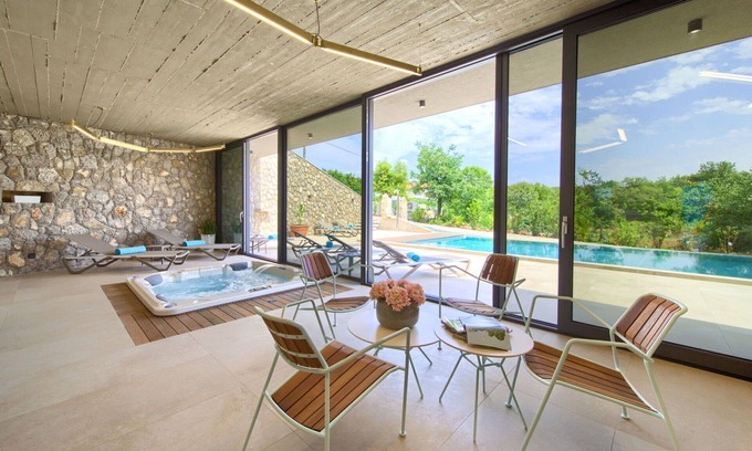 Nenadici House | Beautiful private villa for 6 people with private pool, A/C, hot tub, WIFI, TV and terrace