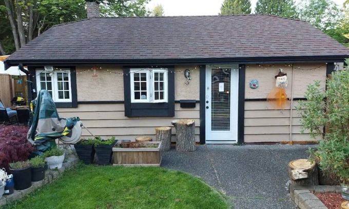 North Vancouver House | Beautiful Private Coach House in North Vancouver