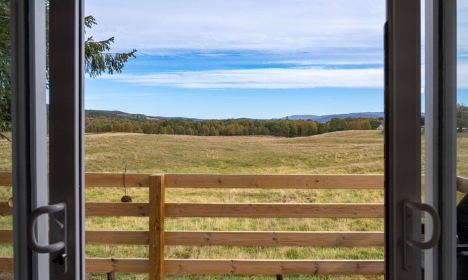 Boat of Garten House | Beautiful private villa for 4 people with TV and patio