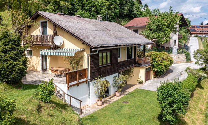 Maria Woerth House | Beautiful private villa for 9 guests with WIFI, TV, terrace and pets allowed