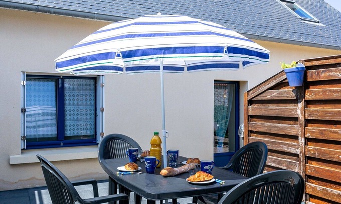 Plounevez-Lochrist House | Beautiful private villa for 4 guests with WIFI, TV, terrace and parking