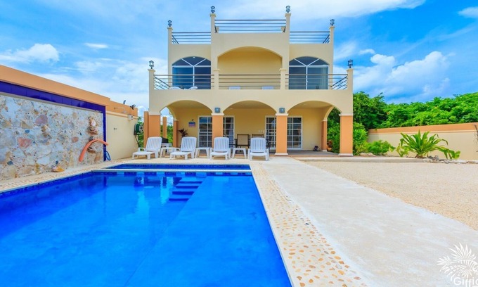 Isla Mujeres House | Beautiful private gated 2 bedroom home with pool, terraces and ample parking.