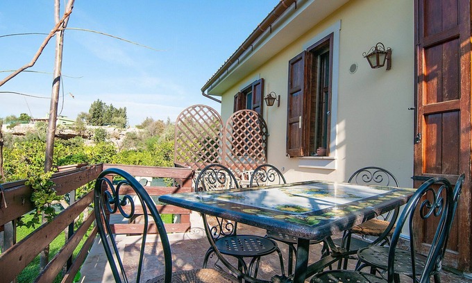 Noto Marina House | Beautiful private villa for 6 people with A/C, WIFI, TV, terrace, pets allowed and parking