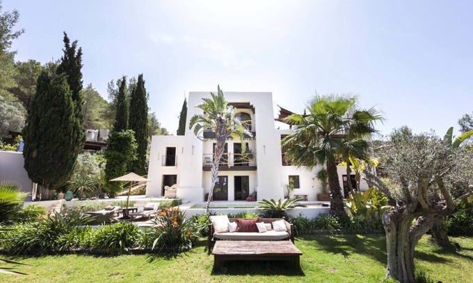Sant Miquel de Balasant Villa | Beautiful Private Luxury Estate - modern comfort 6 bedrooms en suite pools