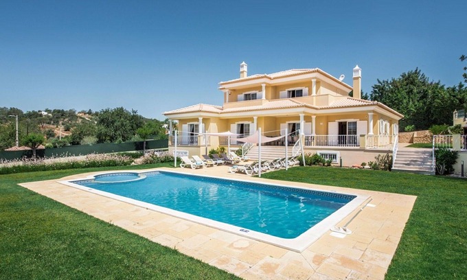Pata de Cima Villa | Beautiful private villa for 12 guests with private pool, A/C, WIFI, TV, terrace and panoramic view