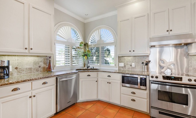 Ono Island House | Beautiful Private Townhome, Villas Belvedere, Directly On The Gulf