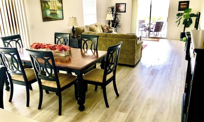 Hadley Villa | Beautiful Private 2/2 Courtyard, gated yard, golf cart, Recreation Center/Pool