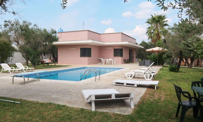 Martignano Villa | Beautiful private villa with WIFI, A/C, private pool, TV, terrace, pets allowed and parking