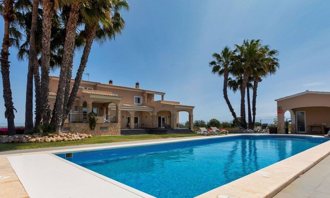 Peniscola Villa | Beautiful private villa for 12 guests with WIFI, A/C, private pool, TV, patio and pets allowed