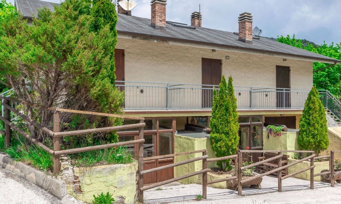 Bolognola House | Beautiful private villa for 8 guests with WIFI, TV, balcony, pets allowed and panoramic view