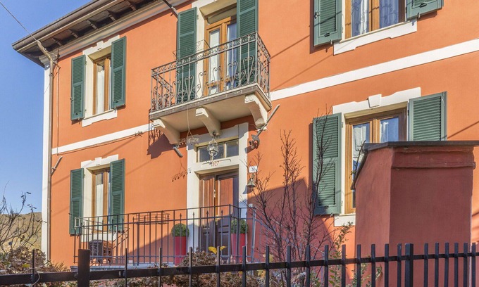 Pieve San Paolo Villa | Beautiful private villa for 6 guests with hot tub, WIFI, TV, balcony and panoramic view