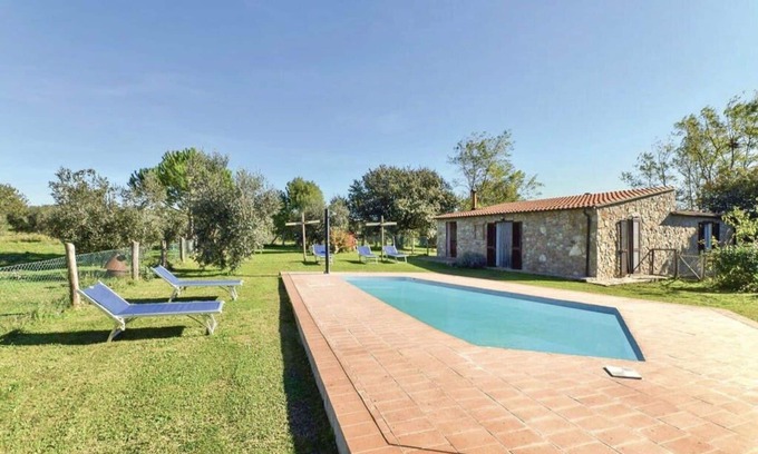 Pitigliano Villa | Beautiful private villa for 9 people with private pool, WIFI, pets allowed and panoramic view