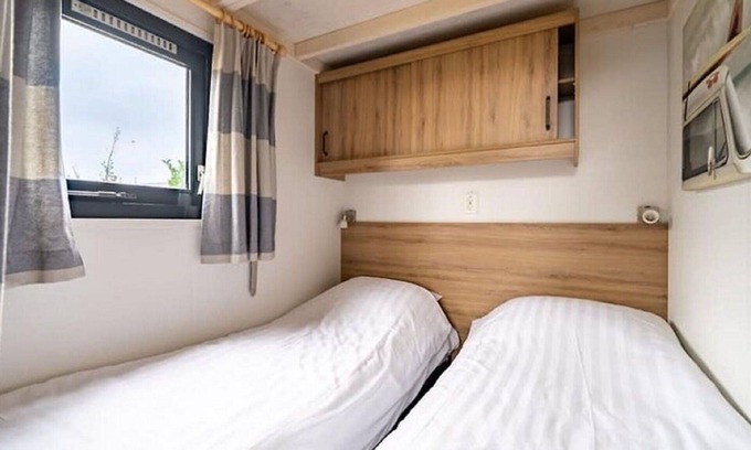 Nunspeet House | Beautiful private villa for 4 people with pool, WIFI, TV and terrace