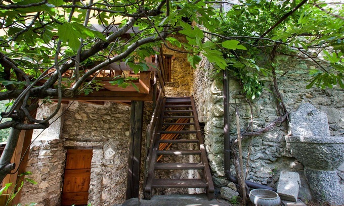 Dazio House | Beautiful private villa for 4 guests with hot tub, WIFI, terrace, pets allowed and parking