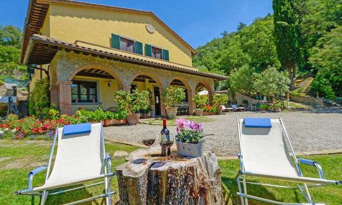 Ferretto Villa | Beautiful private villa with WIFI, private pool, TV, patio, pets allowed and panoramic view